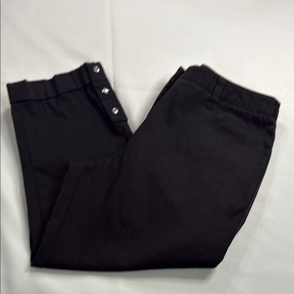 Peter Nygard Black Classic Capris - Picture 1 of 8